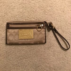 Coach- Brown/Tan/Gold Medium-Sized Wristlet